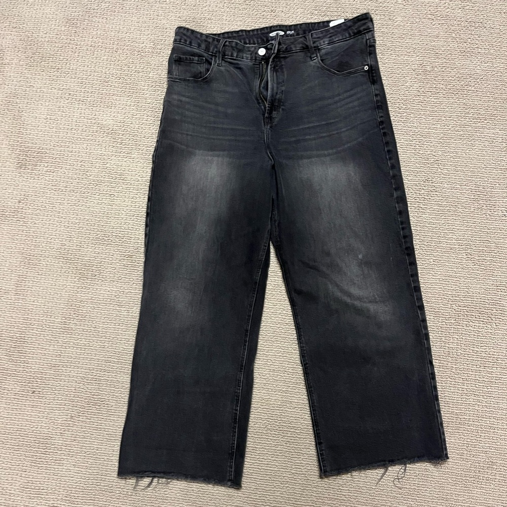 Old Navy Wide Leg Jeans. Black. Size 16.